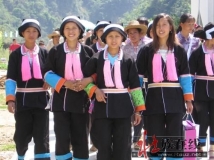 凌云朝里歌圩风流街见闻