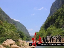 从跨国大峡谷进入越南境内