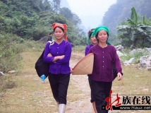 在跨国大峡谷遇到疑似越南女特工