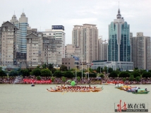 2005南宁龙舟赛掠影